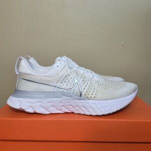 Nike React Infinity Run Flyknit 2 Shoes White Metallic Silver Women's Size 9.5